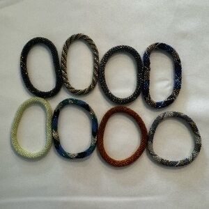 Set of 8 Beaded Bracelets in Multicolor